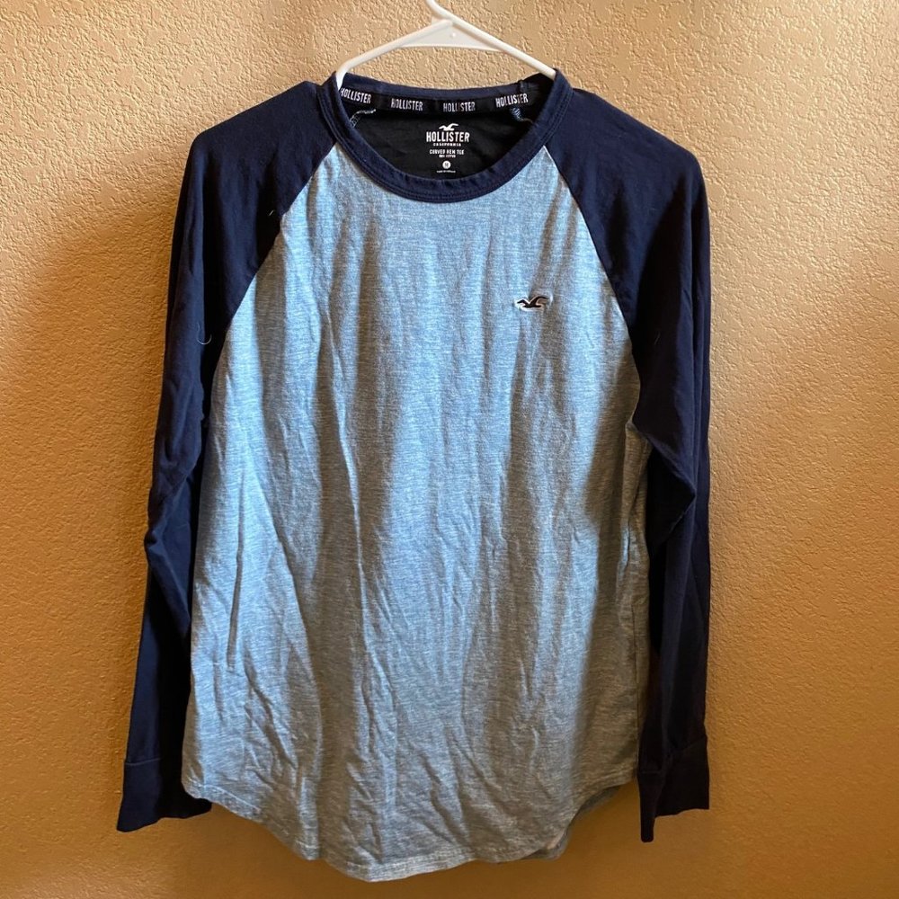 Hollister Long Sleeve Raglan Tee in Light Blue and Navy